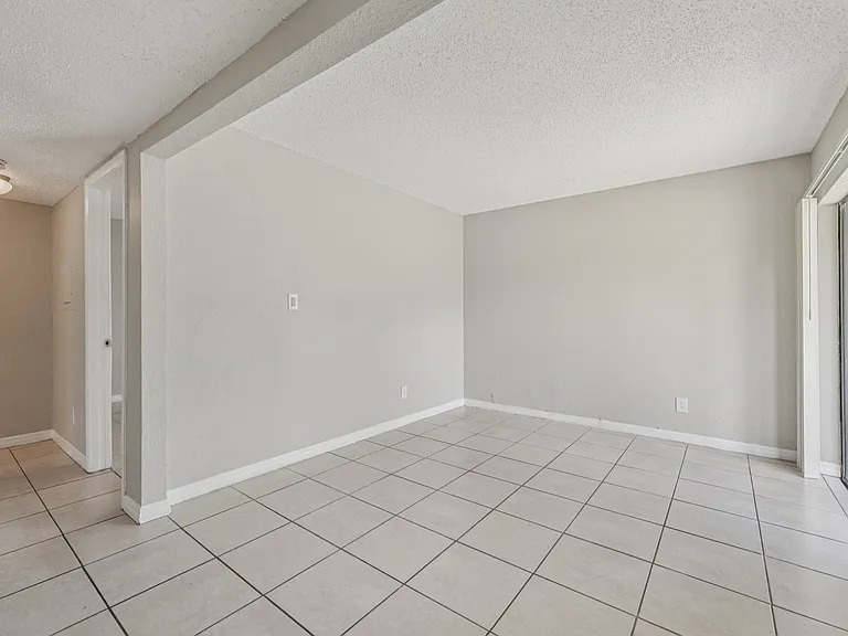 Del Rio Apartment Homes — Photo 35