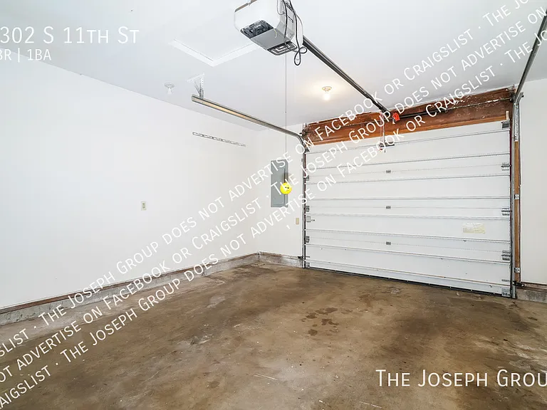 4302 S 11th St — Photo 16