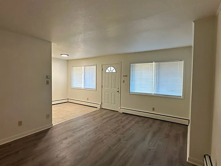 2544 Union St — Photo 6