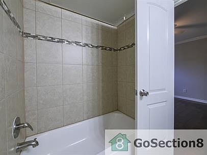 3rd image of 2434 Fort Worth St #211