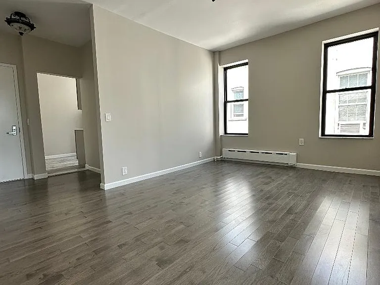 32-47 44th St #2B — Photo 2