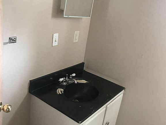 7BBE82EE-341D-4DA8-BEF9-A3198141E00C