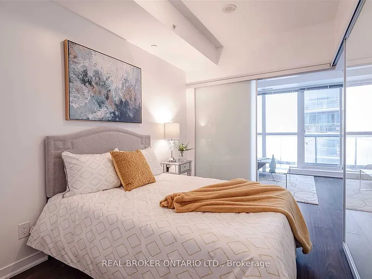 51 E Liberty St #1114 — Photo 4
