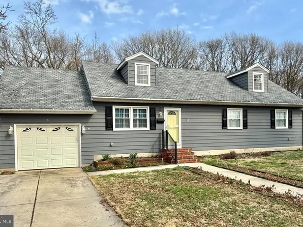 8 Woodside Pl, Pennsville, NJ 08070