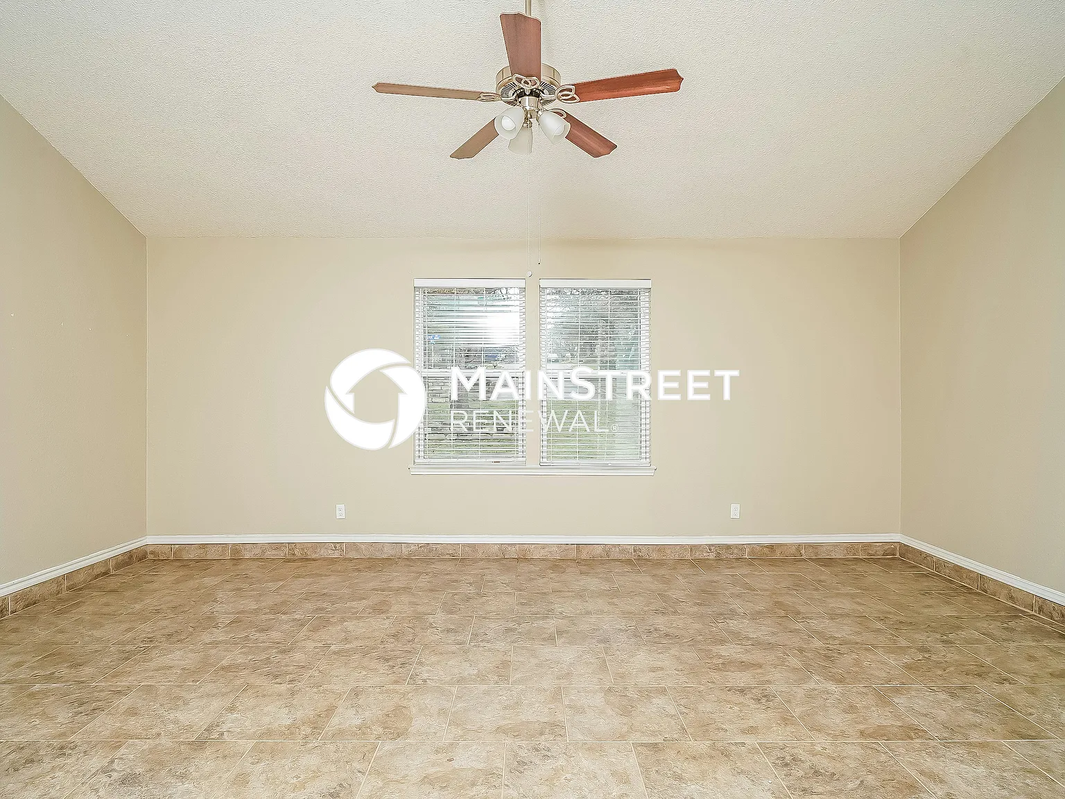 4820 Crest Dr — Photo 4