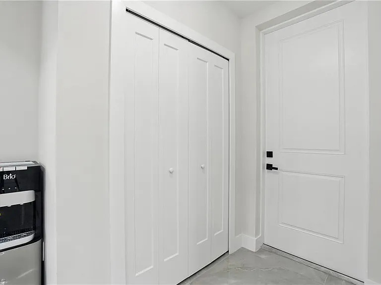 1011 & 1013 Abrams Blvd — Photo 11