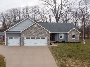 179 Lake Haven Ct, Erie, PA 16511