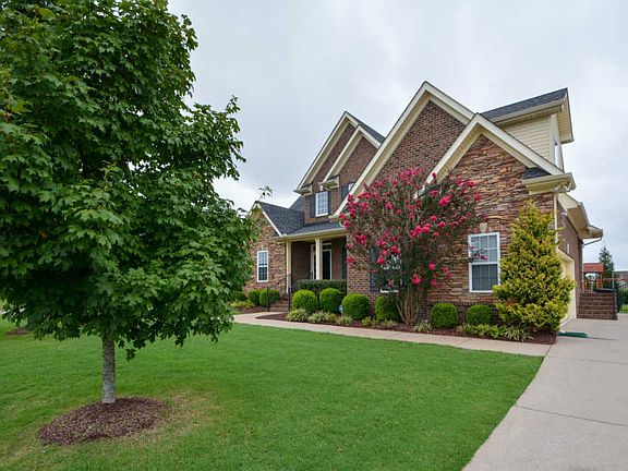 4th image of 1827 Marian Ln