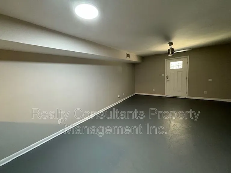 604 E Iredell Ave #7 — Photo 6