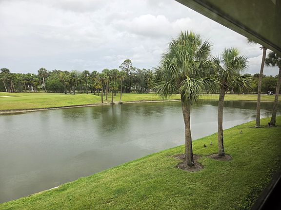 3rd image of 21 Plantation Dr #1-202