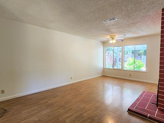 4th image of 2720 Angeles Ct