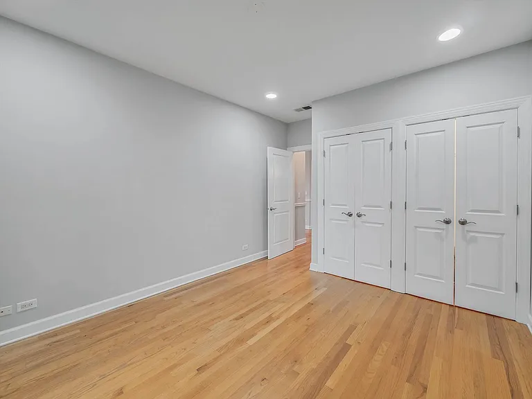 22 S Western Ave #202 — Photo 11