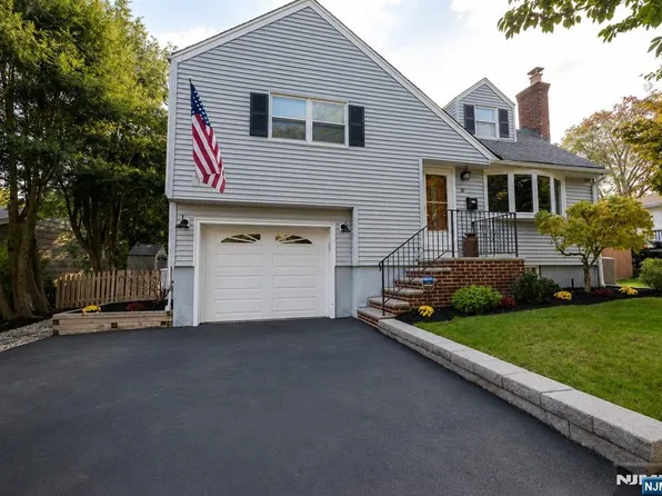 19 W Park Ave, Park Ridge, NJ 07656