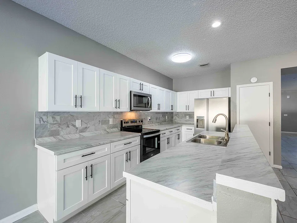 9161 Redtail Dr