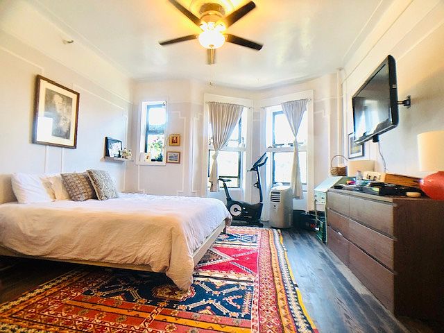1st image of 456 15th St #3F