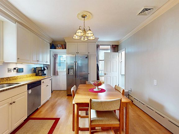 5th image of 52 S Raleigh Ave