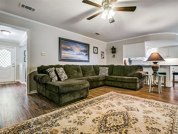 4th image of 929 Vince Ln