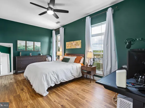 830 Belmont Bay Dr APT 501, Woodbridge, VA 22191