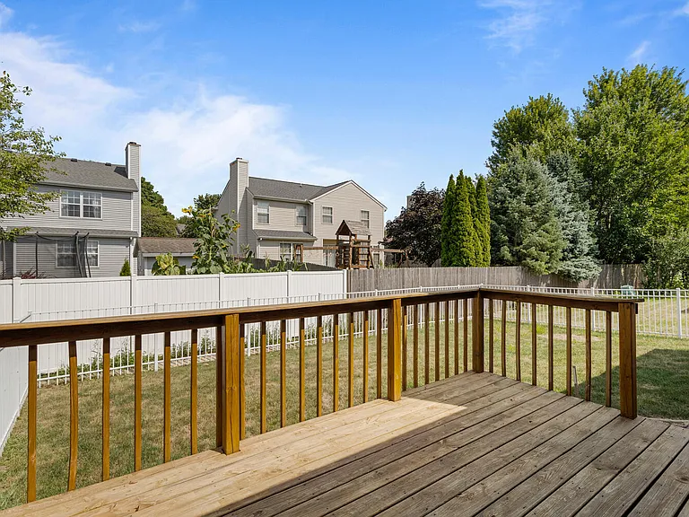 708 Phlox Dr — Photo 13