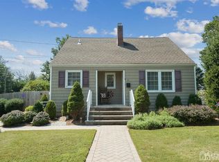 11 Rolling Rd, Middlesex, NJ 08846