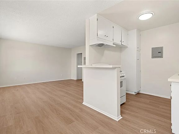 5th image of 437 W Glenoaks Blvd APT 3