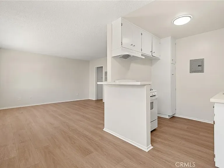437 W Glenoaks Blvd #3 — Photo 5