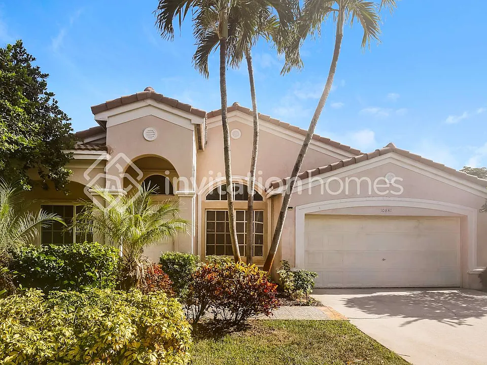 10841 SW 14th Ct
