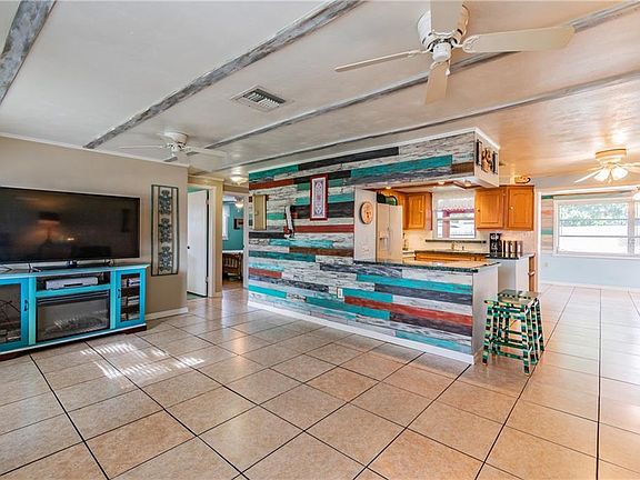 5th image of 1024 Brass Ln