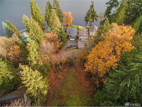 2nd image of 561 W Lake Samish Dr