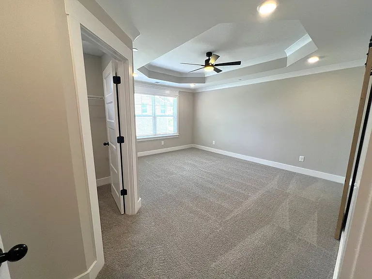 304 Lynwood Station Blvd — Photo 14