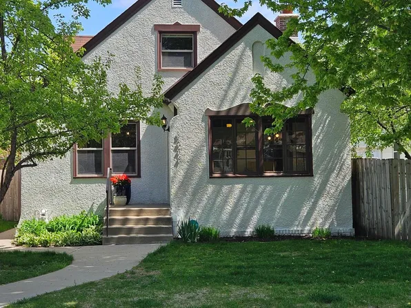 3644 Hubbard Ave N, Robbinsdale, MN 55422