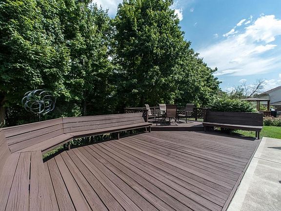 5th image of 712 Woodvalley Ln