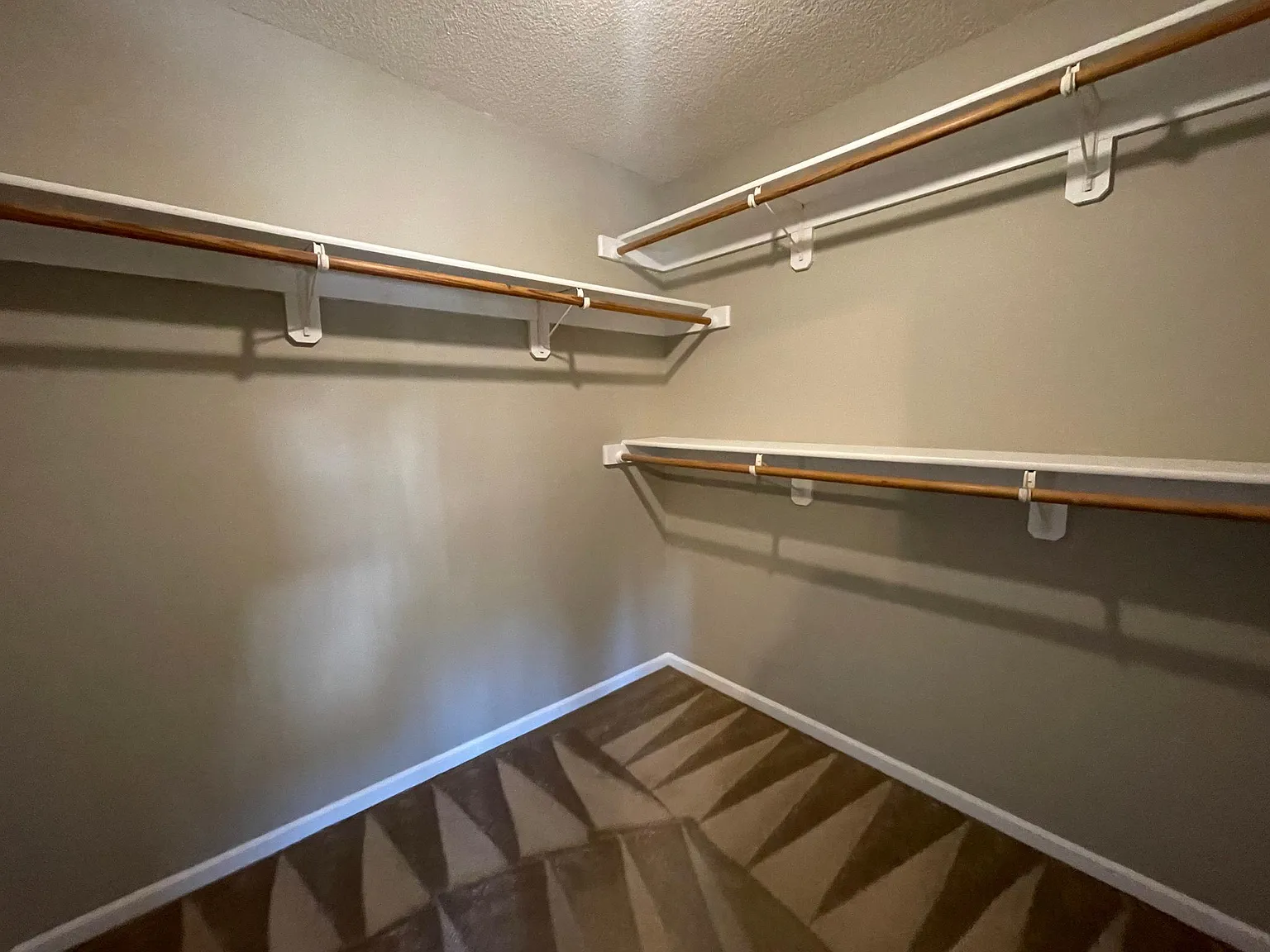 3013 Eagle Ridge Dr — Photo 2