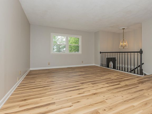 3rd image of 6888 Oak Grove Rd