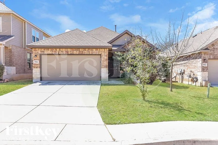 3 bed, 2.0 bath, 1561 sqft, $1,875 — Photo 1
