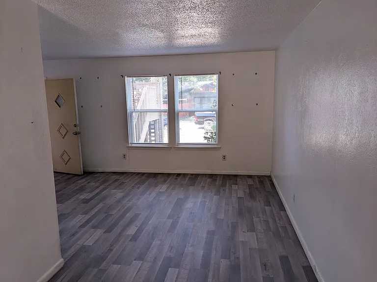 2605 N Ayers Ave — Photo 6