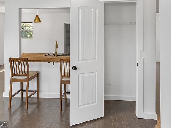 5th image of 104 Halcyondale Rd