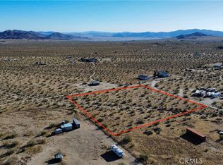 702 Bell Rd, Landers, CA 92285