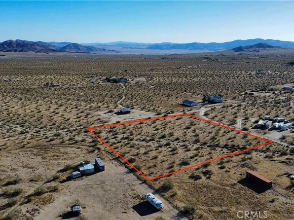 702 Bell Rd, Landers, CA 92285