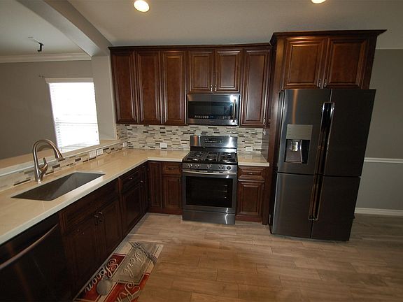 5th image of 10926 Barker Gate Ct