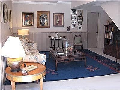 Family room on lower level Here you have a laundry room. 