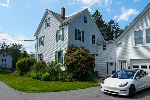 139 Allen Ave Photo 1