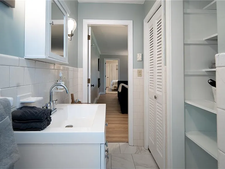 534 Aquidneck Ave #A — Photo 41