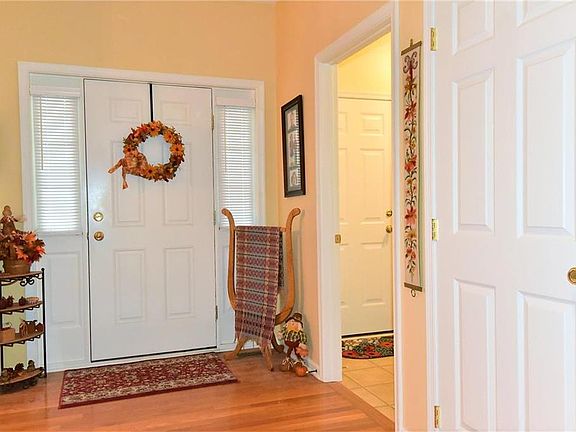 3rd image of 1529 Hedgerow Ct