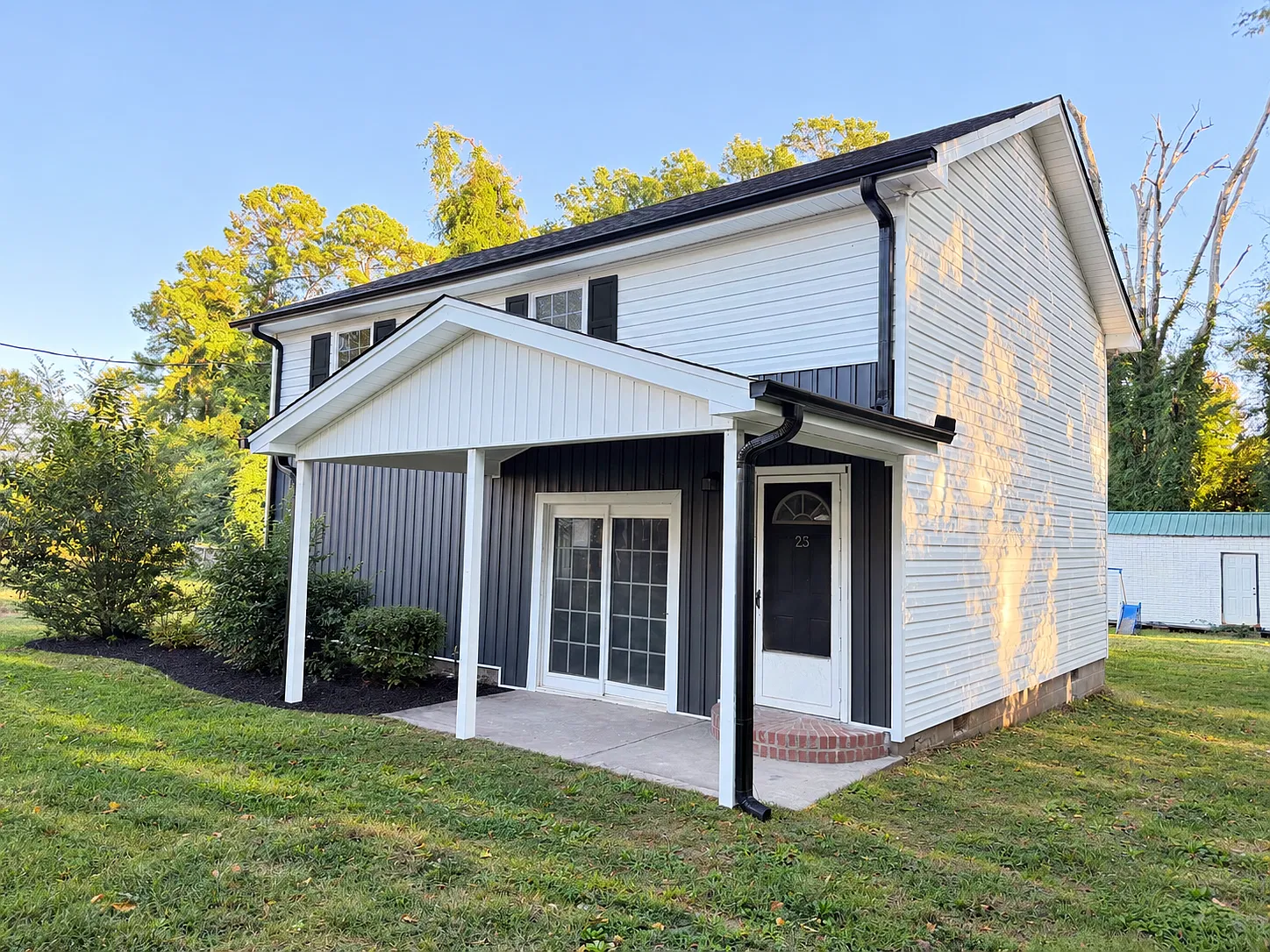 3 bed, 1.5 bath, 1900 sqft, $1,545 — Photo 1