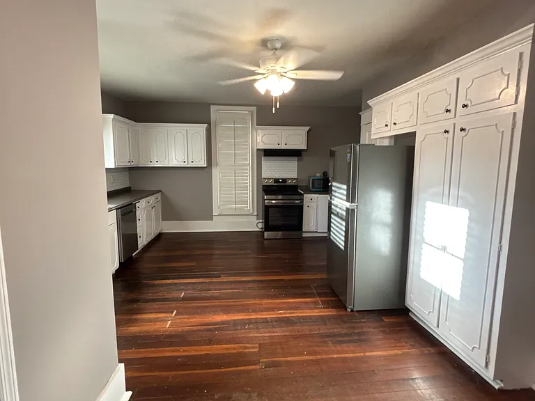 313 N High St — Photo 14