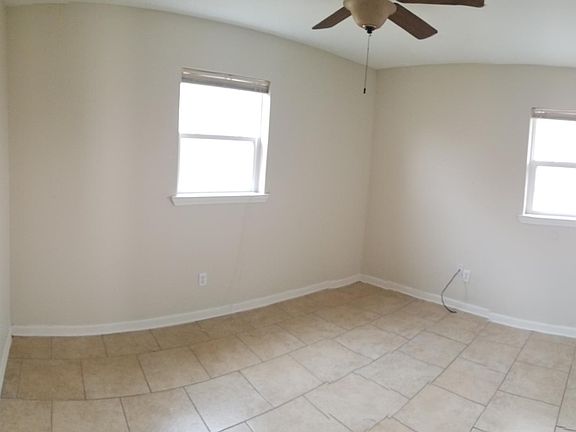 4th image of 4928 Sandalwood St