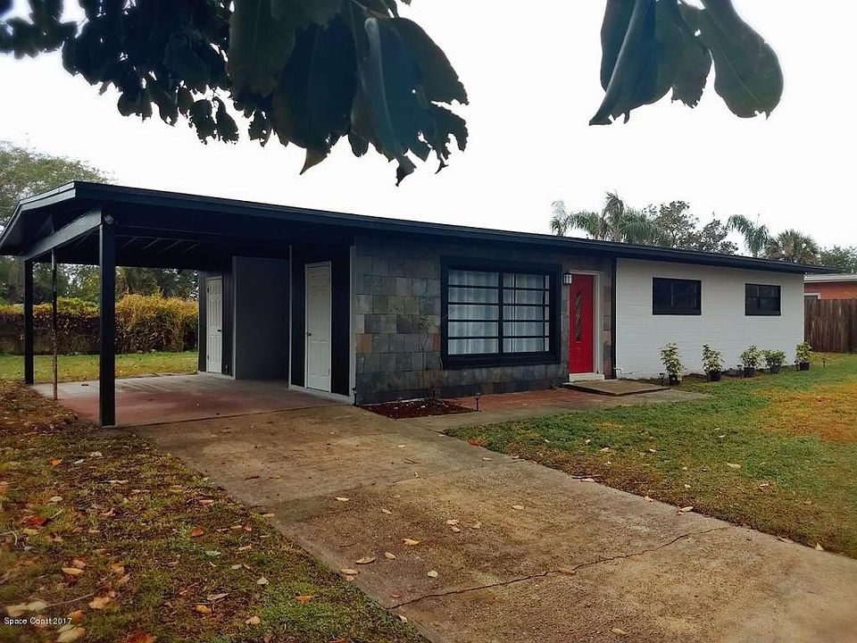 1st image of 1700 Golfview Dr