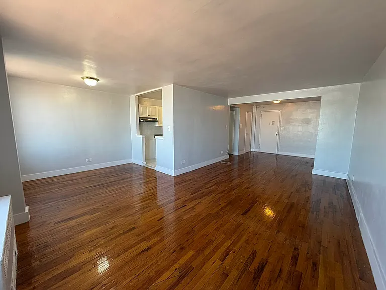 425 E 96th St #6N — Photo 2