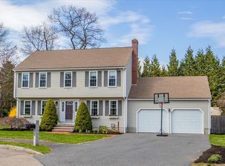 15 Helen Ln, Walpole, MA 02081